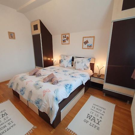 Smiley Apartment Sybin Zewnętrze zdjęcie
