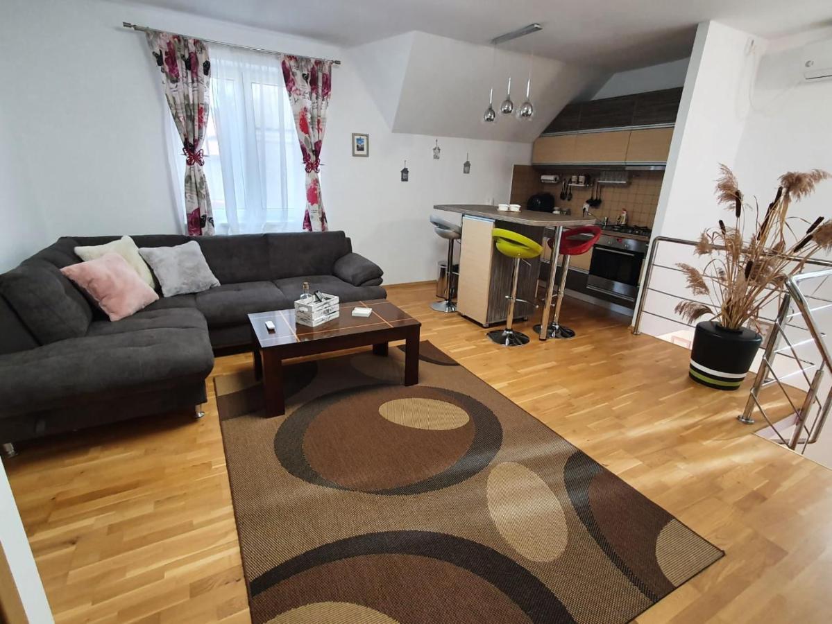 Smiley Apartment Sybin Zewnętrze zdjęcie