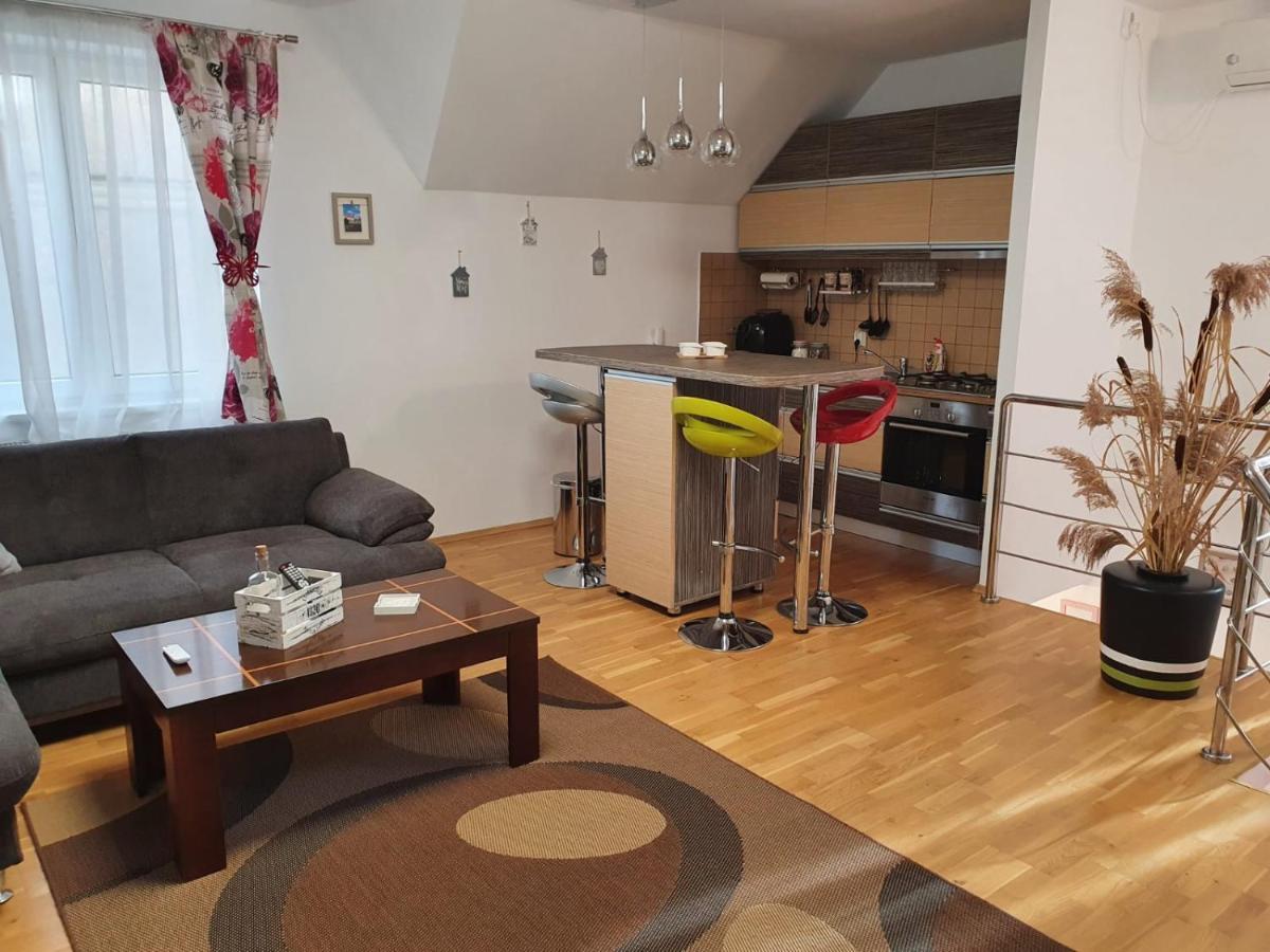 Smiley Apartment Sybin Zewnętrze zdjęcie