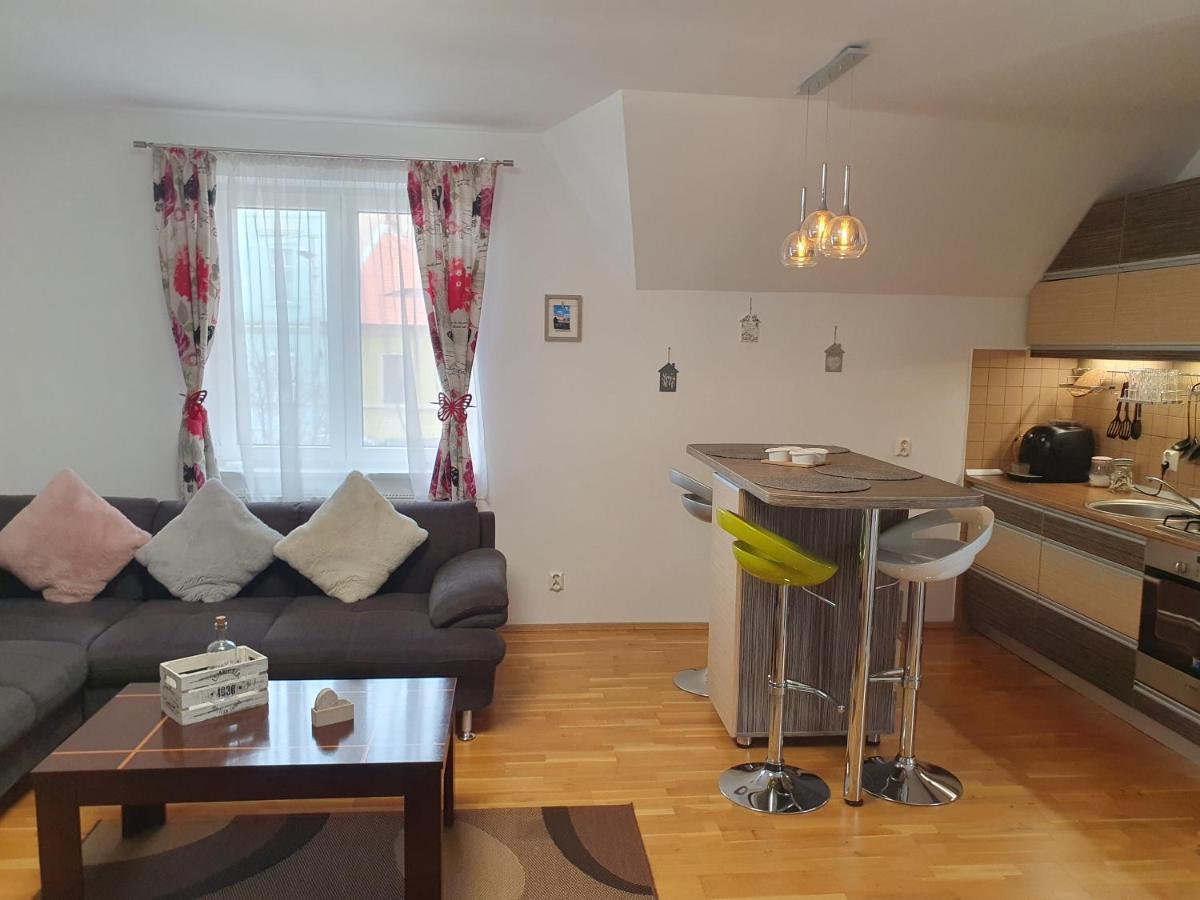 Smiley Apartment Sybin Zewnętrze zdjęcie
