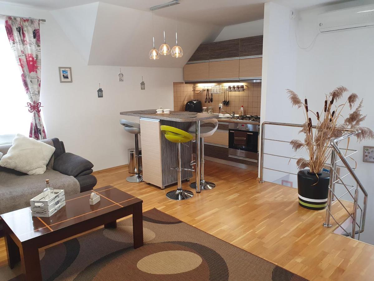 Smiley Apartment Sybin Zewnętrze zdjęcie