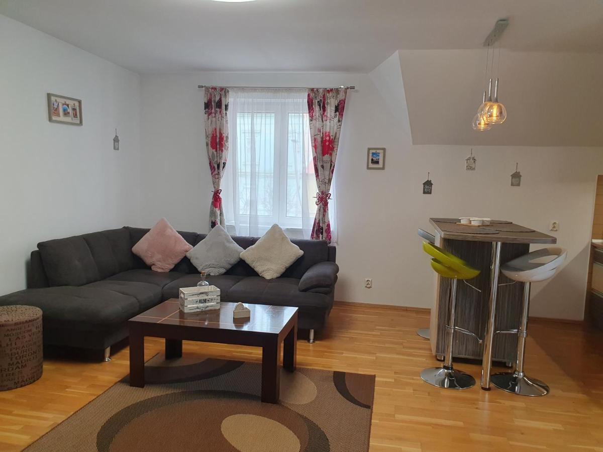 Smiley Apartment Sybin Zewnętrze zdjęcie